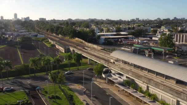 Stadtbahn Puerto Rico Vuelo Drone Cinematogrfico Stadtbahn Fpv Puerto Rico — Stockvideo