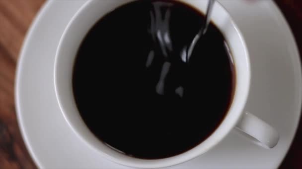 Keverés Egy Csésze Kávé Állomány Videó Stock Felvételek — Stock videók