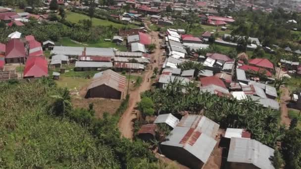 Letecký Dron Záběr Hlavní Silnici Vedoucí Vesnice Ugandě Afrika — Stock video