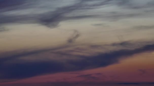Time Lapse Van Wolken Bij Zonsondergang Met Levendige Kleuren — Stockvideo