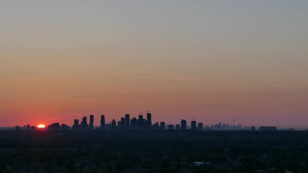 Czas Mija Słońce Wschodzi Nad Panoramą Mississauga Toronto Widziane Oddali — Wideo stockowe