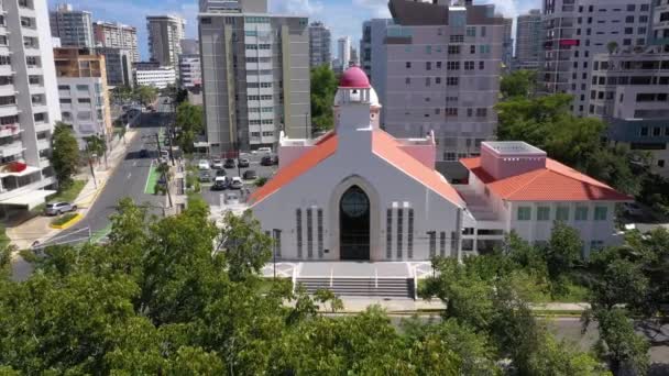 Parroquia Stella Maris Iglesia Católica Cinematic Drone Shot — Vídeos de Stock