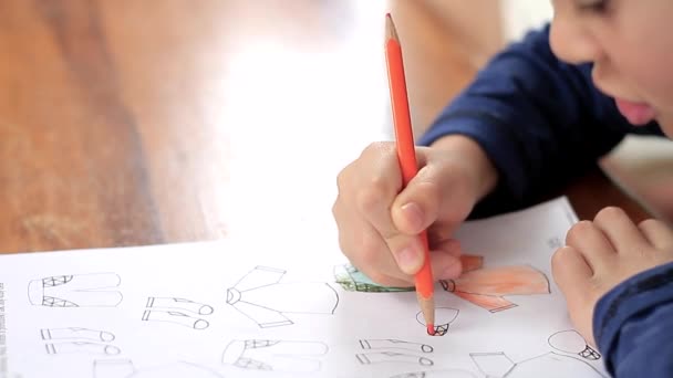 Niño Aprendiendo Casa Sentado Material Archivo Mesa — Vídeos de Stock