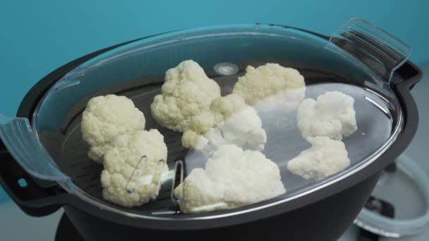 Steaming Cauliflower Steamer Timelapse — Stok video