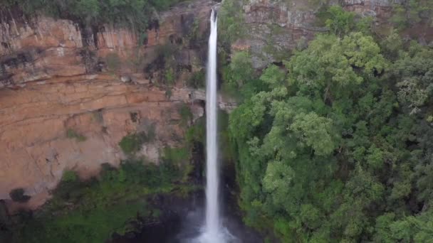 Lone Creek Falls Στη Νότια Αφρική Έχει Εβδομήντα Μέτρα Ελεύθερη — Αρχείο Βίντεο