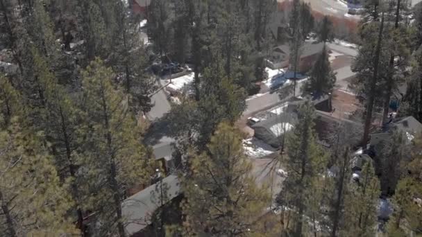 Drone Revelando Montaña Nevada Big Bear California — Vídeo de stock