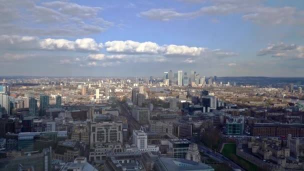 Aereo Panning Shot Mostrando Londra Canary Wharf Cityscape Con Edifici — Video Stock