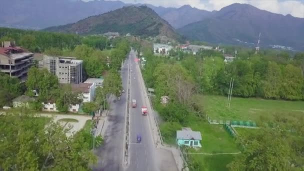 Grüne Stadt Srinagar Dalgate Drohnenabschuss Von Straßen Gebäude Fahrzeuge Srinagar — Stockvideo