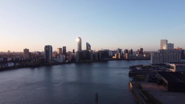 Panoramisch Luchtfoto Van Wijk Canary Wharf Met Hoge Gebouwen Kalme — Stockvideo