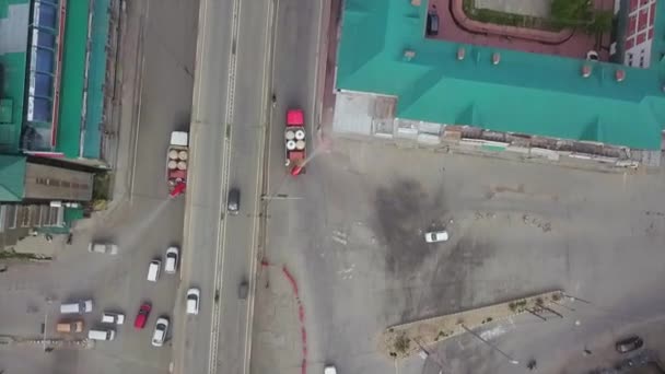 Top View Drone Videa Kovid Fumigace Vozidel Nákladní Automobily Frontline — Stock video
