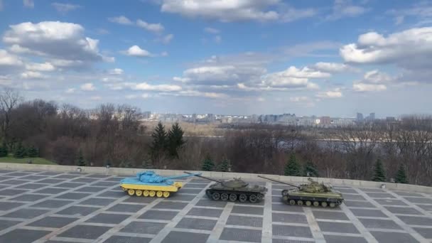 Tanques Coloridos Segunda Guerra Mundial Museu História Pátria Com Vista — Vídeo de Stock