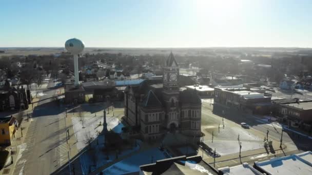 Aerial Video Flying Eldora Iowa Courthouse Hardin County December — Stock Video