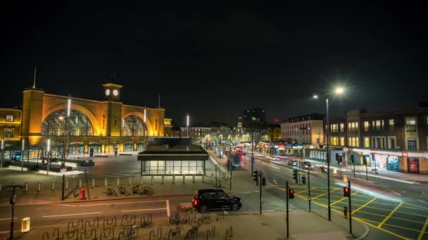 Dopravní Zácpa Projíždí Noci Ulicemi Nádraží Kings Cross Londýně Velké — Stock video