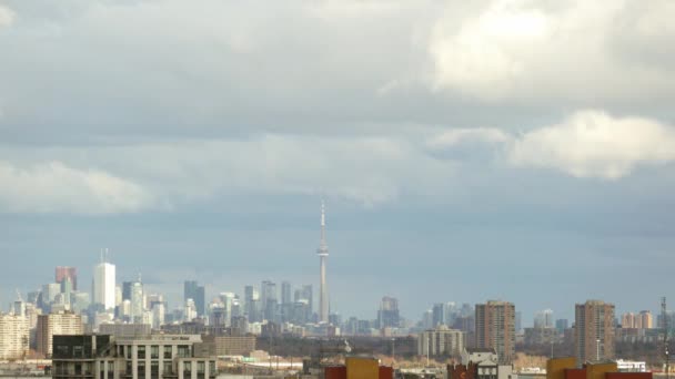 时间之窗 加拿大安大略省多伦多全景上空的风暴云 射得很宽 — 图库视频影像