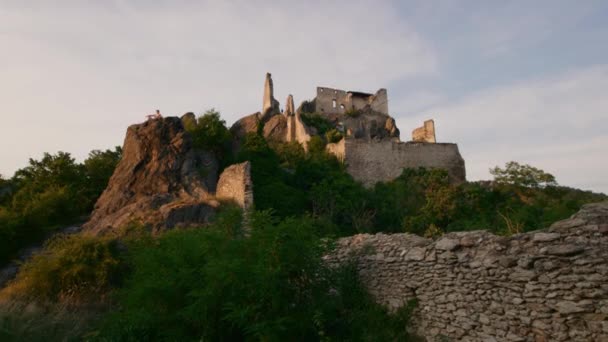 Small Part Ruined Castle Top Mountain Slider Shot Ruined Durnstein — Stock Video