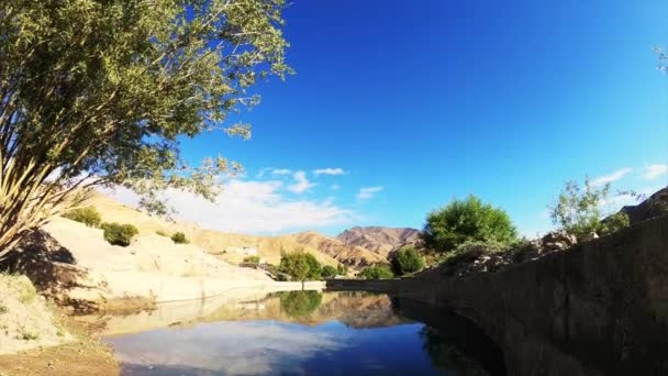 Réservoir Eau Courante Une Rivière Étang Dans Station Vallonnée Kargil — Video