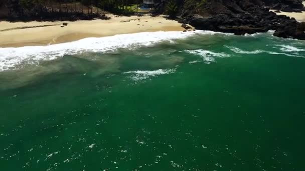 夏天在墨西哥纳亚里特的Playa San Pancho海滩波浪 空中无人驾驶飞机 — 图库视频影像