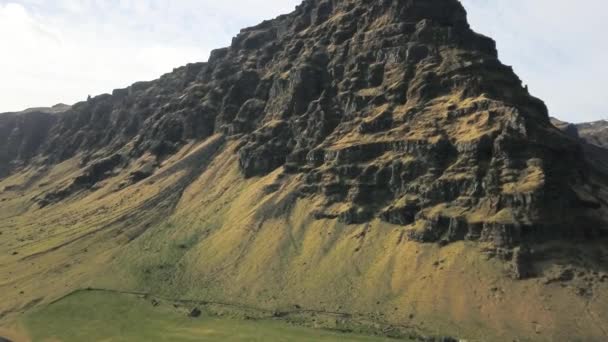 Island Ring Road Drönare Med Green Mountain Sommaren — Stockvideo