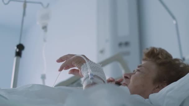 Sick Year Old Woman Lying Hospital Bed Side View Medium — стокове відео