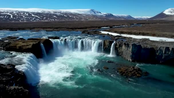 Водопад Годафосс Пролетает Северной Исландской Кольцевой Дороге — стоковое видео