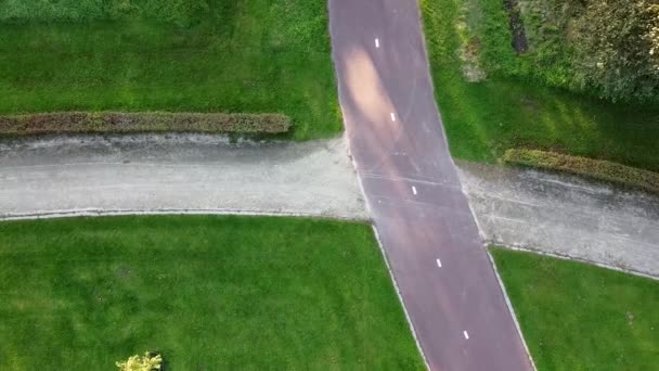 Drone Sparato Dall Alto Tizio Bicicletta Uomo Bicicletta Fuori — Video Stock