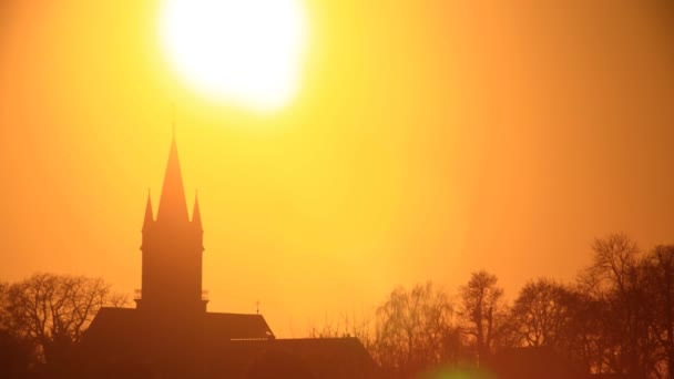 Время Оранжевого Заката Над Церковным Силуэтом Магдебурге Германия — стоковое видео