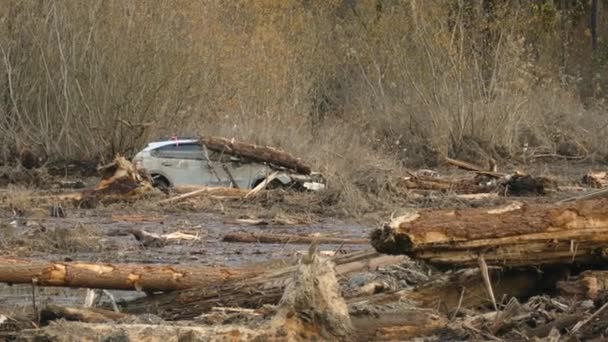 加拿大不列颠哥伦比亚省阿加西市泥石流中有车的受损地区 潘宁射击 — 图库视频影像