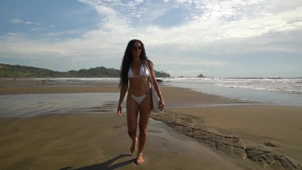 Beautiful Female Model Walking Slow Motion Tropical Sand Beach — Stockvideo