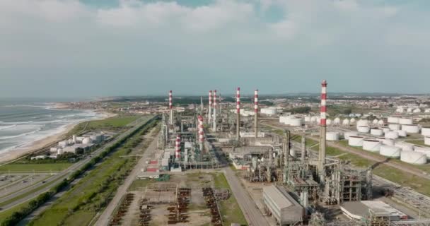 Vista Cinematográfica Sobre Zona Industrial Refinaria Galp Lea Palmeira Matosinhos — Vídeo de Stock