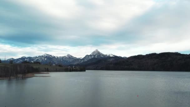 Avusturya Sınırındaki Güney Almanya Bir Alp Gölünün Insansız Hava Aracı — Stok video