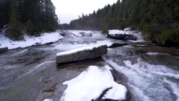 Letecký Pohled Nymfské Vodopády Sněhem — Stock video