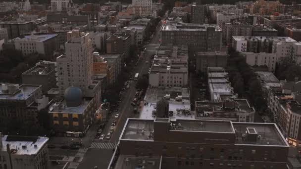 Vuelo Con Drones Sobre Harlem Nyc Mirando Hacia Abajo — Vídeos de Stock