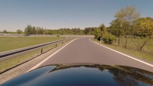 Voiture Noire Fusionnant Sur Autobahn Allemagne Vue Toit Sur Capot — Video