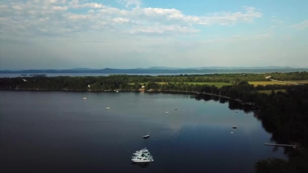 Aerial Clip Lake Ontario His Beaches Some Boats Sailing Berthed — Stock video