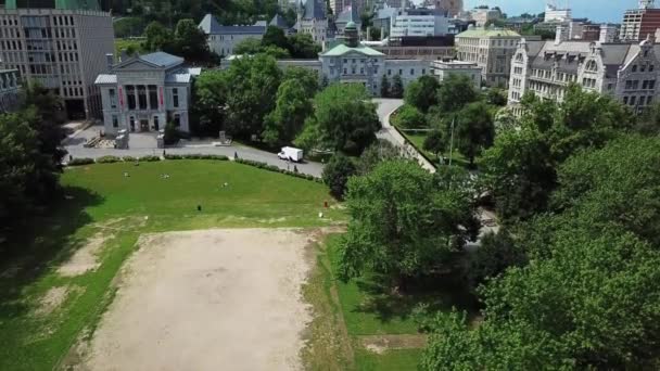 Aerial Clip Mcgill University Montreal Canada Smooth Camera Tilt — ストック動画