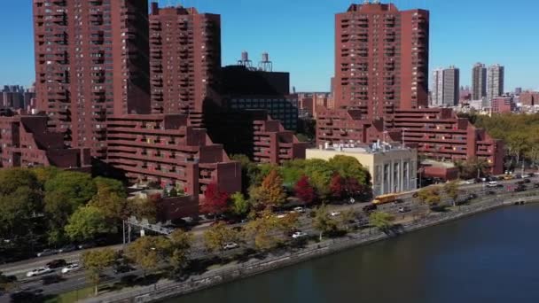 Korte Opwaartse Drone Uitzicht Fdr Drive Appartement Hoogbouw Harlem Manhattan — Stockvideo