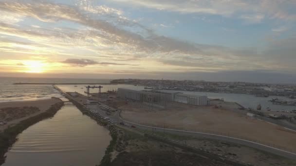 Belo Pôr Sol Disparado Por Drone Porto Peniche Atingido Por — Vídeo de Stock