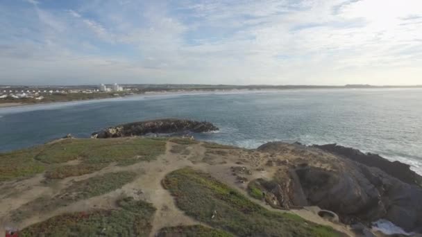 Widok Wyspy Baleal Plaży Supertubos Stolica Surfingu Portugalii Strzał Powietrza — Wideo stockowe