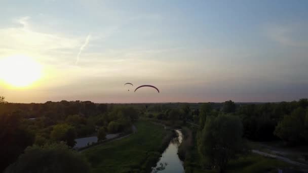 Two Paragliders River Drone Aerial Australia — Vídeo de Stock