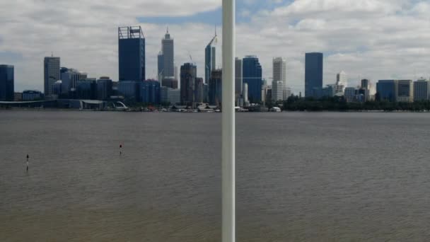 Luchtfoto Van Australische Vlag Die Perth Indrukwekkende Cbd Skyline Rivier — Stockvideo