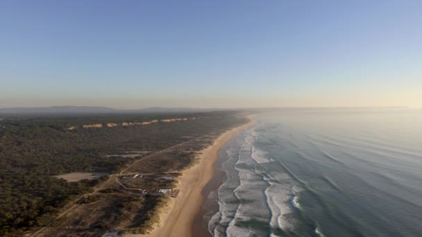 Lucht Uitzicht Het Strand Boven Costa Caparica Prachtig Landschap Gefotografeerd — Stockvideo