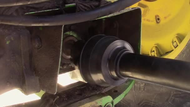 Pto Shaft Tractor Powering Auger — стоковое видео