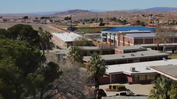 Panoramica Città Californiana Paesaggio Mozzafiato Con Cielo Blu Pan Destra — Video Stock