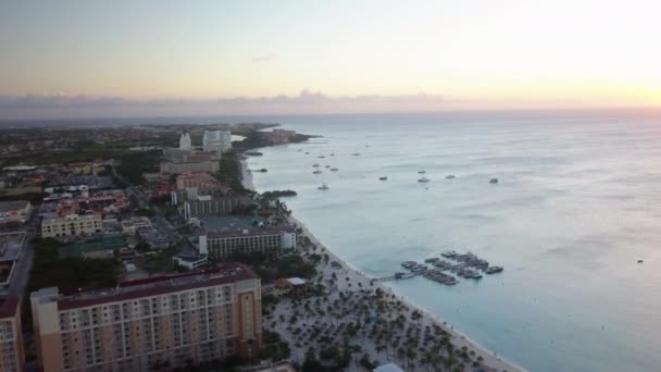 Costa Aruba Largo Del Mar Caribe Durante Una Puesta Sol — Vídeos de Stock
