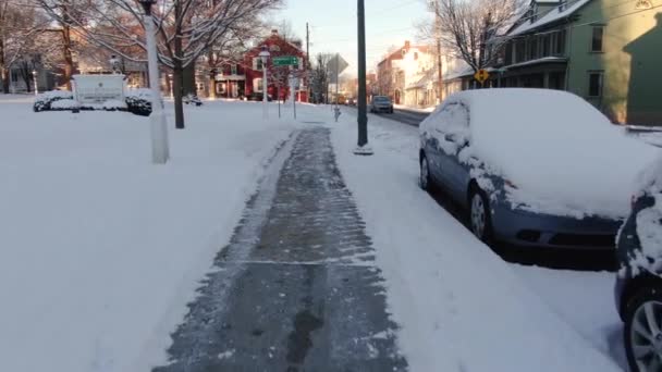 Snow Covered Streets Cars Lititz Neighborhood Forward Push — Vídeo de Stock