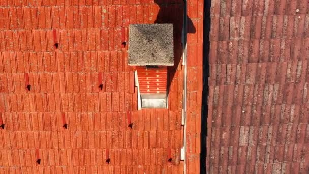 Aerial Tracking Shot Looking Red Tiled Roof Brick Chimney — Vídeos de Stock