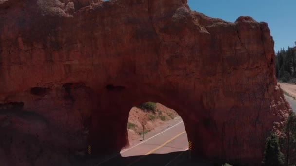 Drone Flies Red Rock Tunnel View Surrounding Area Red Rock — Stock video