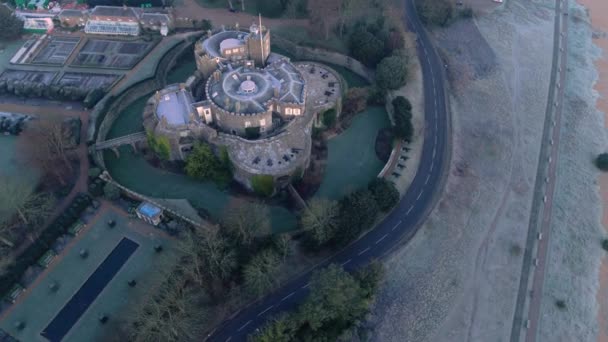 Flygfoto Över Walmer Castle Kent England Flyover Slottet Och Frusen — Stockvideo