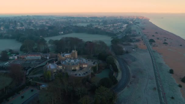 Vista Aérea Del Castillo Walmer Kent Inglaterra Amplio Poi Del — Vídeos de Stock
