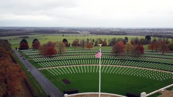 Aerial View American Cemetary Memorial Cambridge United Kingdom Fall 2017 — стоковое видео